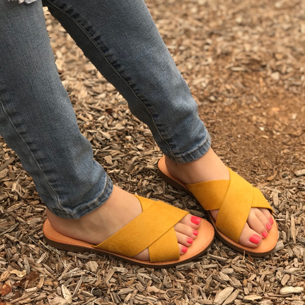 Crossband sandals - Picture 3 of 7